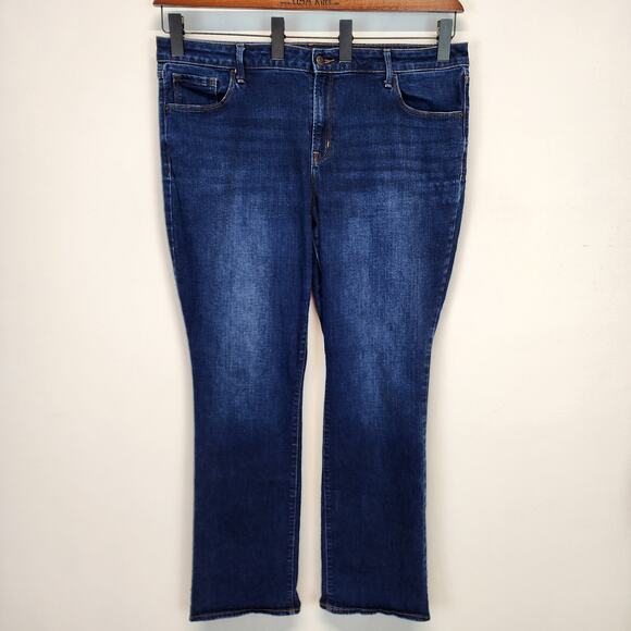 Old Navy Kicker Bootcut Jeans Size 18 Tall Long Blue Dark Wash High Rise Stretch - Picture 2 of 14